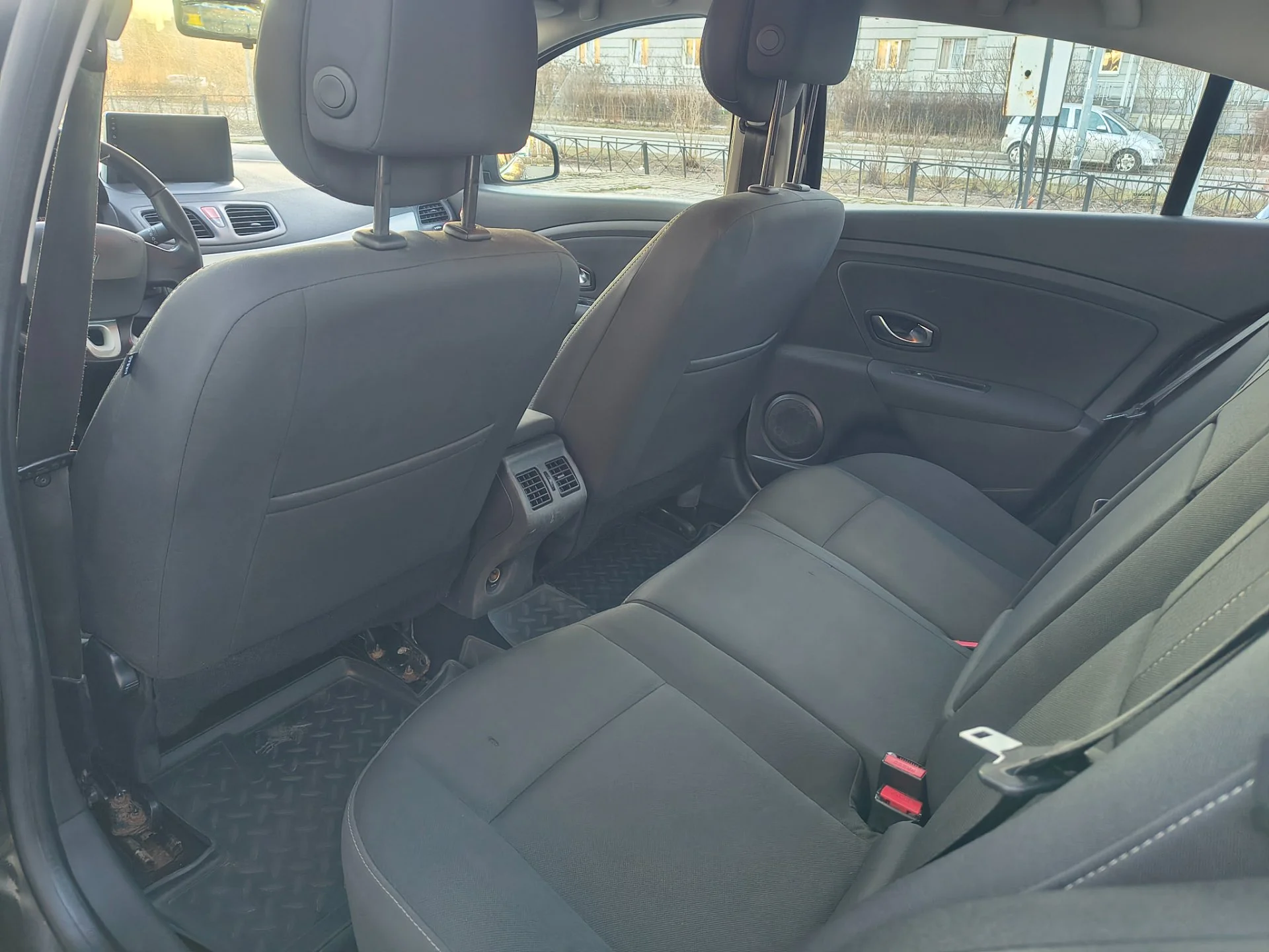 Renault Fluence 1.6 MT - миниатюра 10
