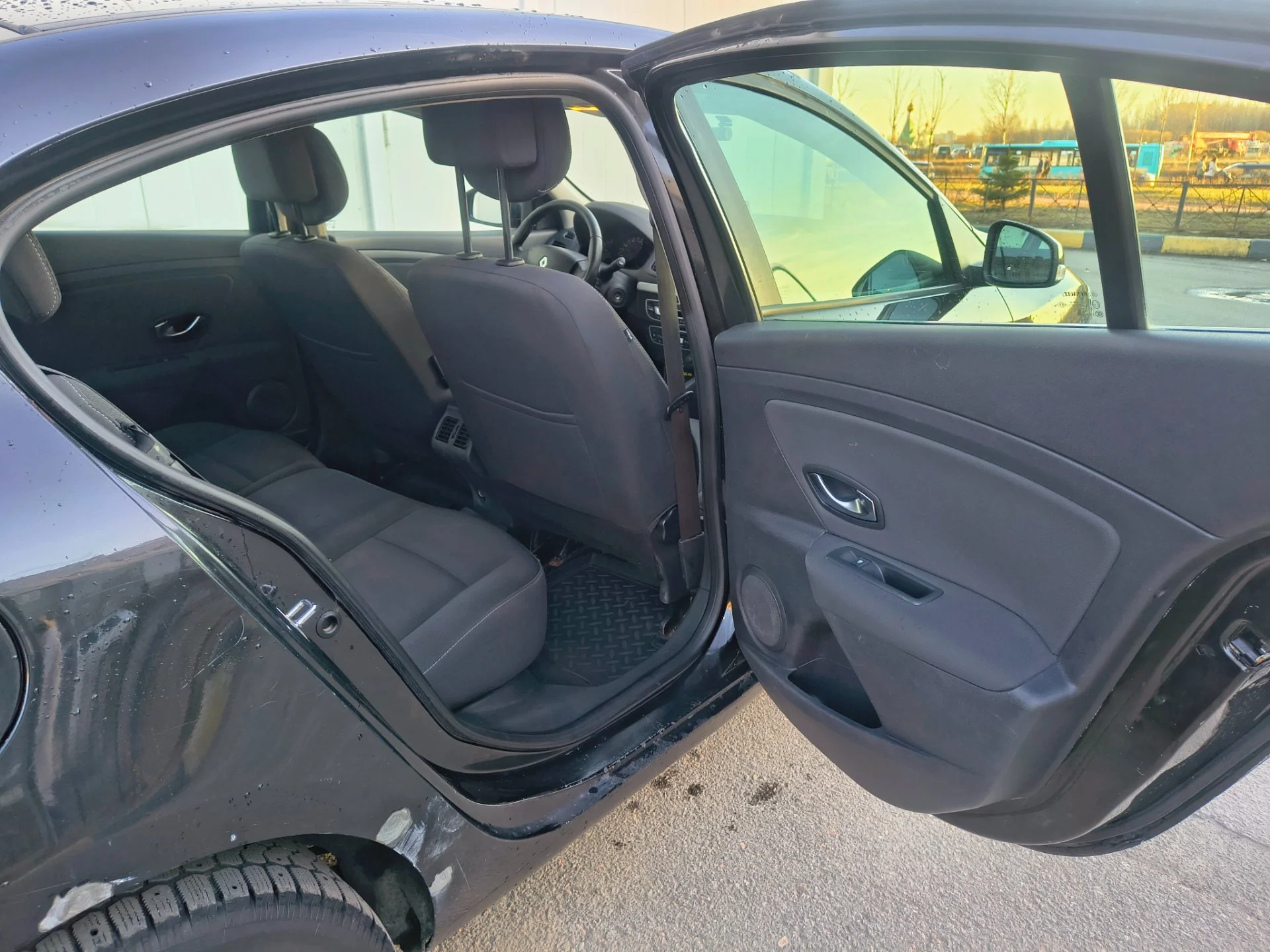 Renault Fluence 1.6 MT - миниатюра 11