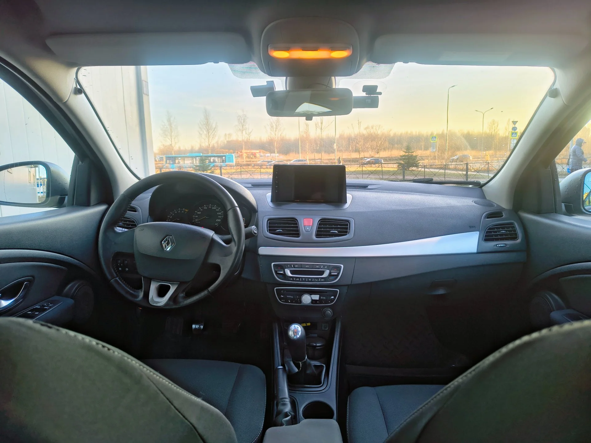 Renault Fluence 1.6 MT - миниатюра 15
