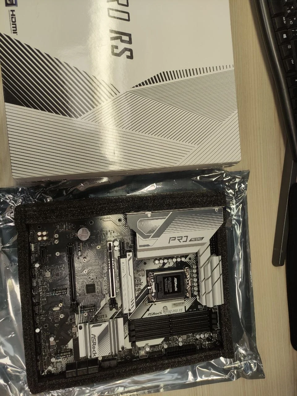 Asrock Z790 Новая! - изображение 1
