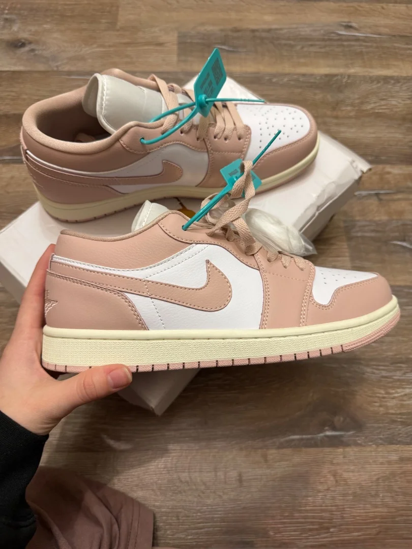 Air Jordan 1 Low (Новые Оригинал) - изображение 1