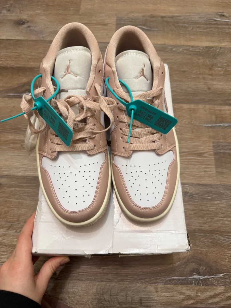 Air Jordan 1 Low (Новые Оригинал) - миниатюра 2