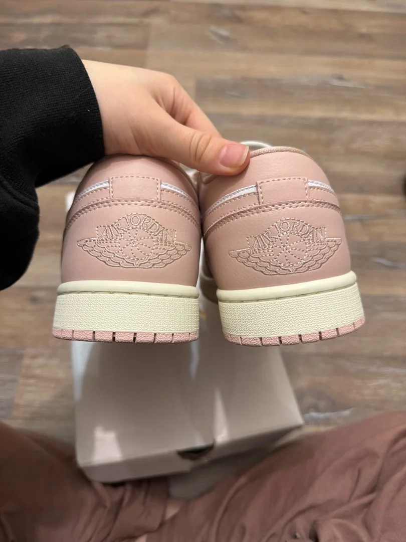 Air Jordan 1 Low (Новые Оригинал) - миниатюра 3