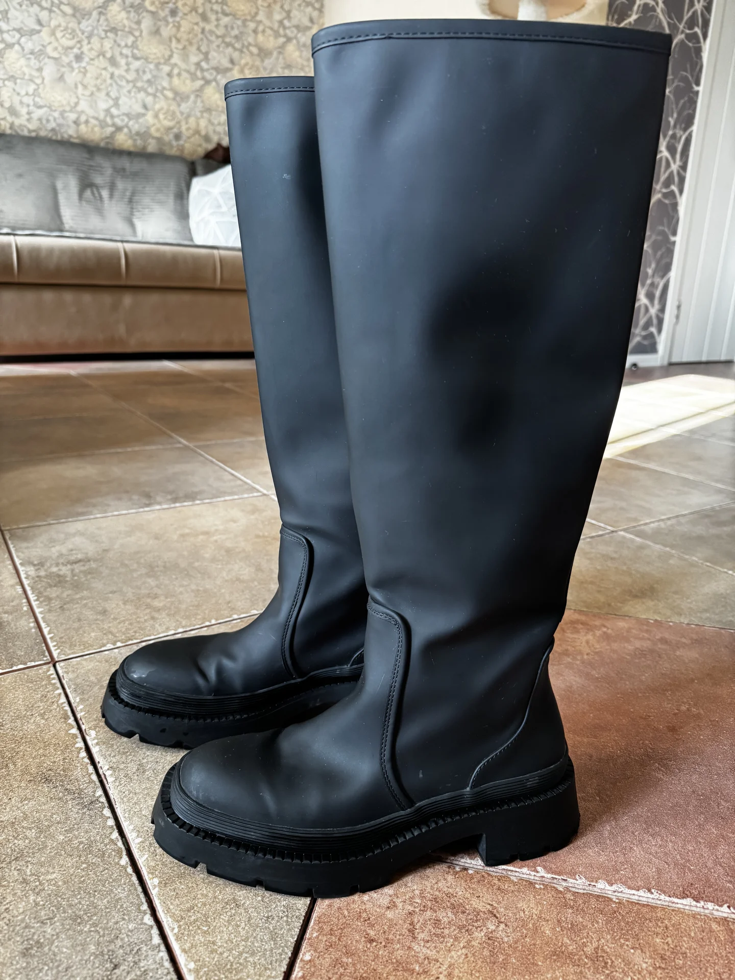 Резиновые сапоги Zara 38 размер - изображение 1