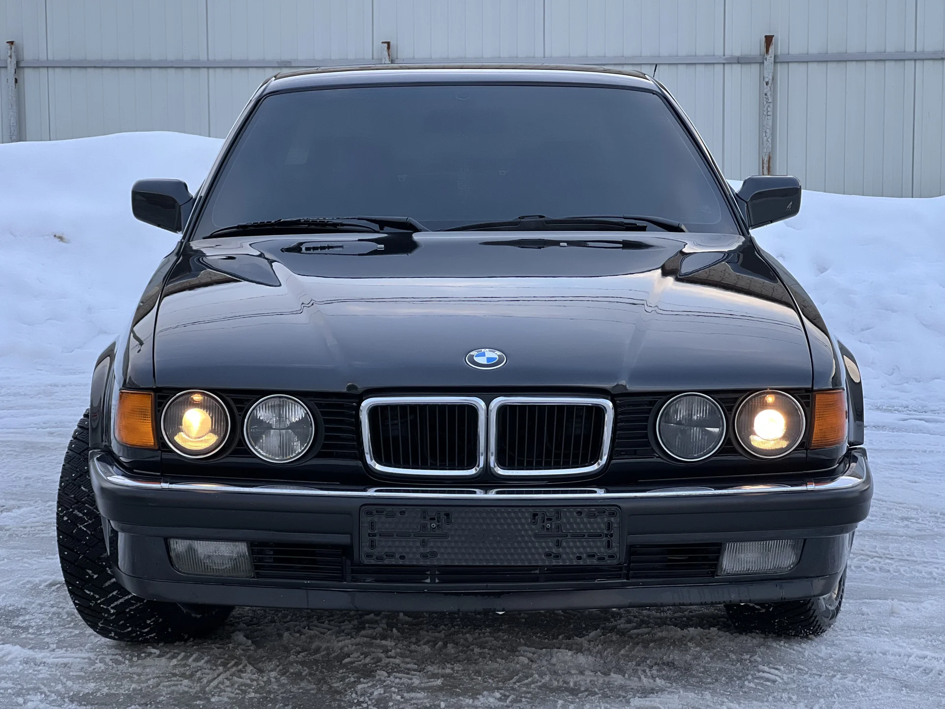 BMW E32 - миниатюра 2