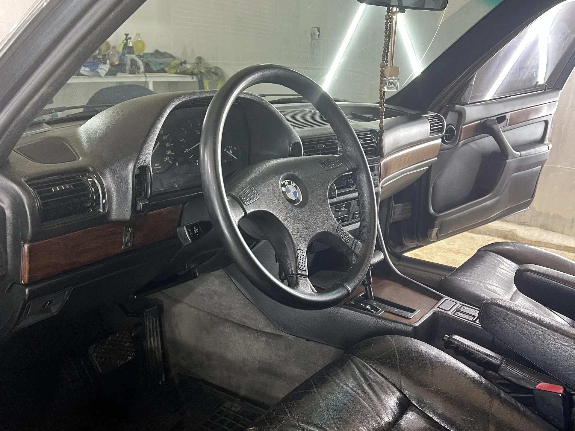 BMW E32 - миниатюра 19