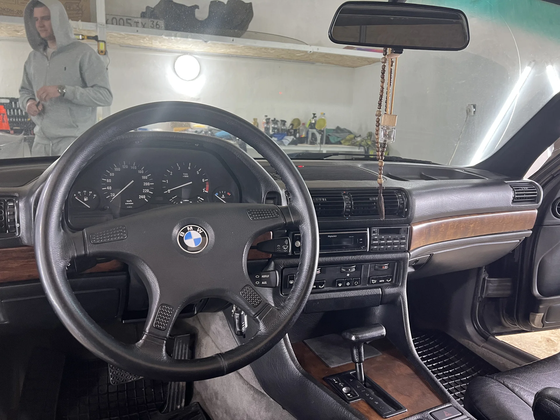 BMW E32 - миниатюра 20