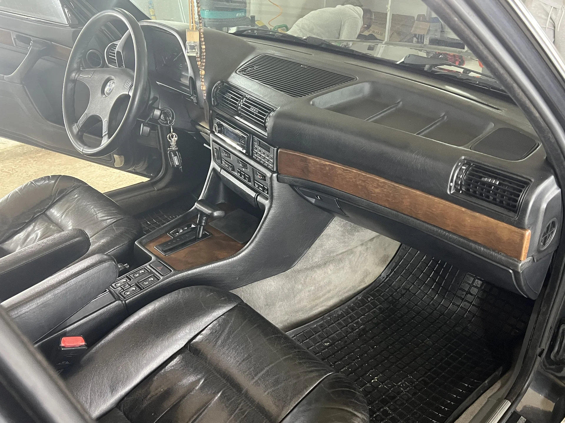 BMW E32 - миниатюра 23