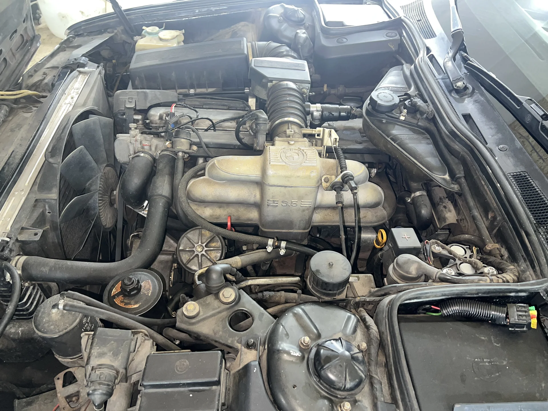 BMW E32 - миниатюра 28