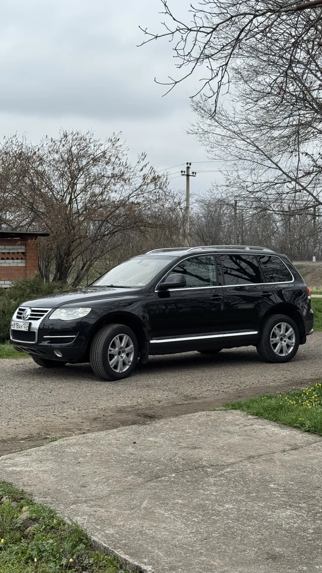 Автомобиль Volkswagen Touareg - миниатюра 2