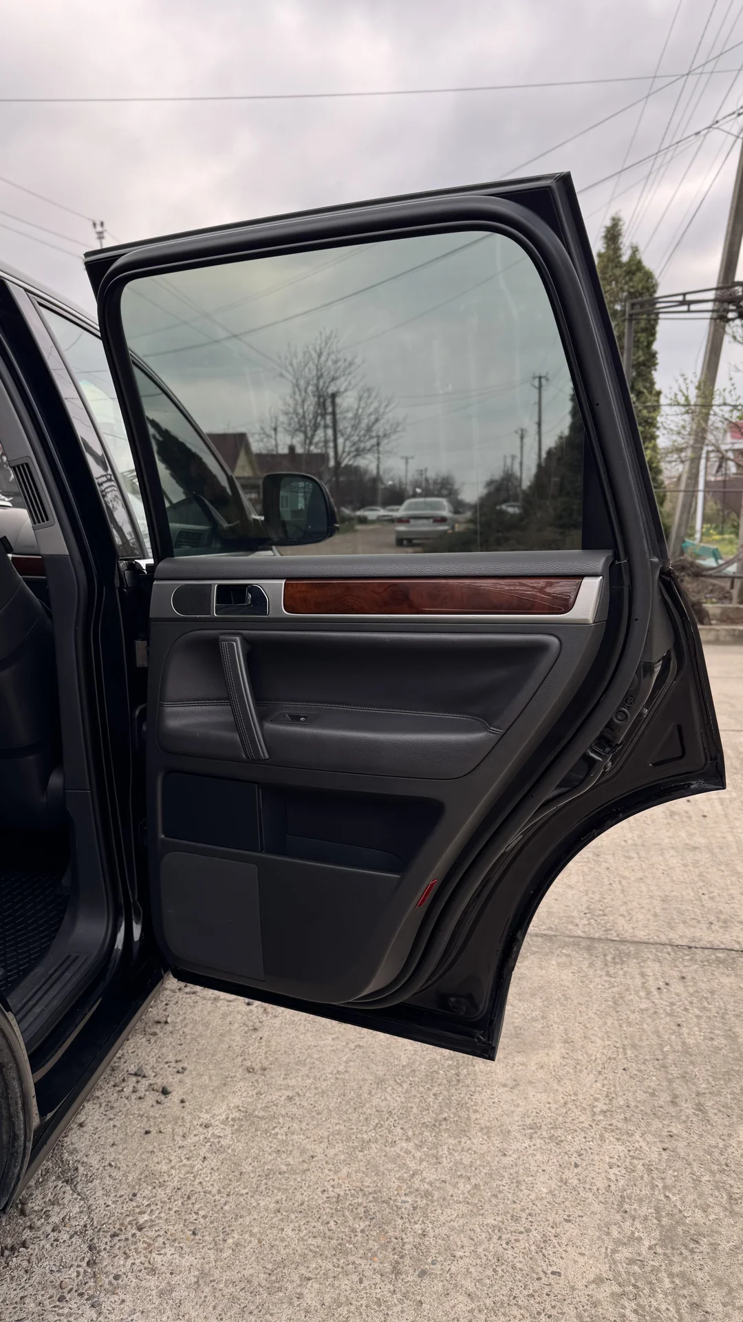 Автомобиль Volkswagen Touareg - миниатюра 13