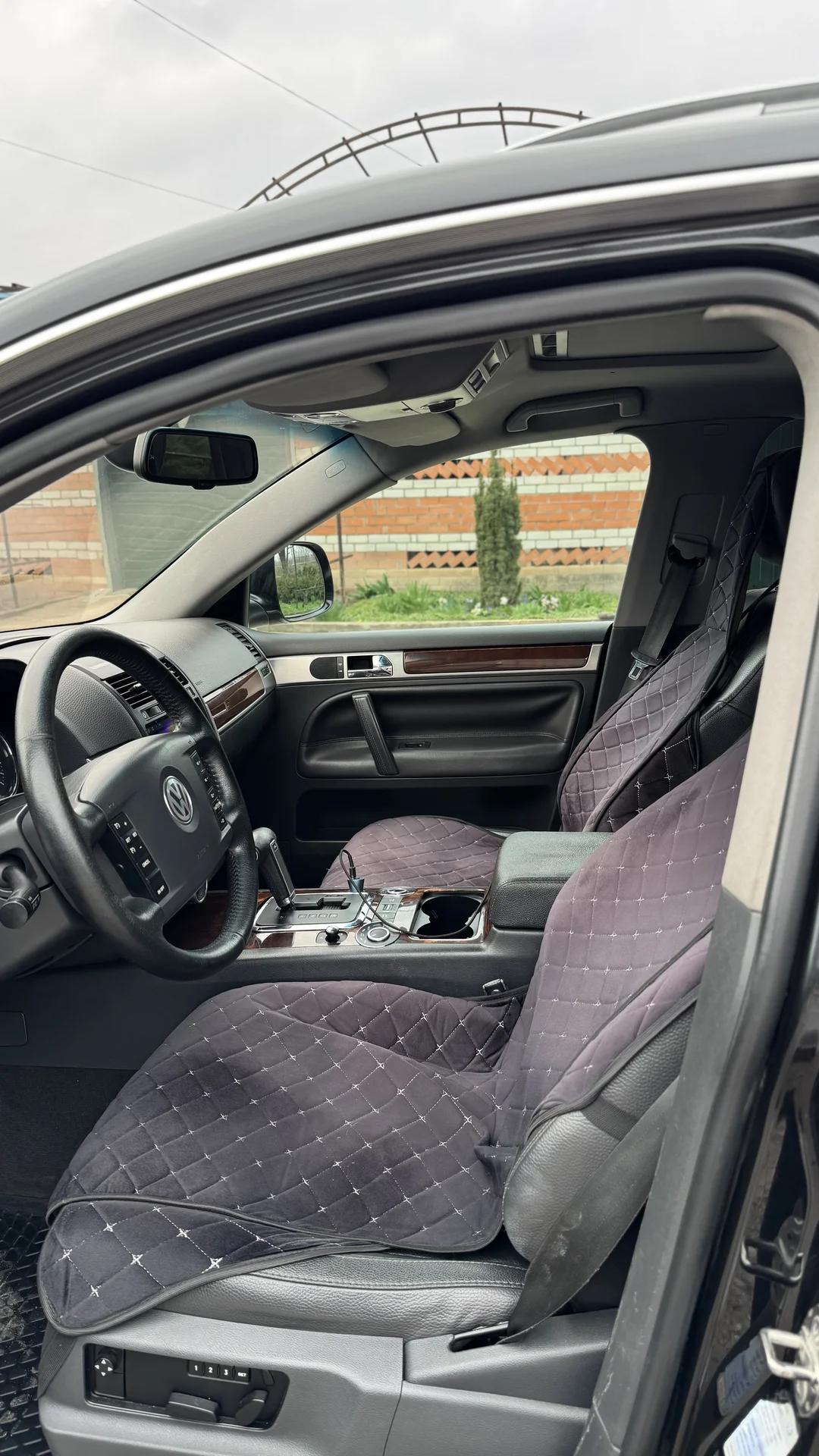 Автомобиль Volkswagen Touareg - миниатюра 15
