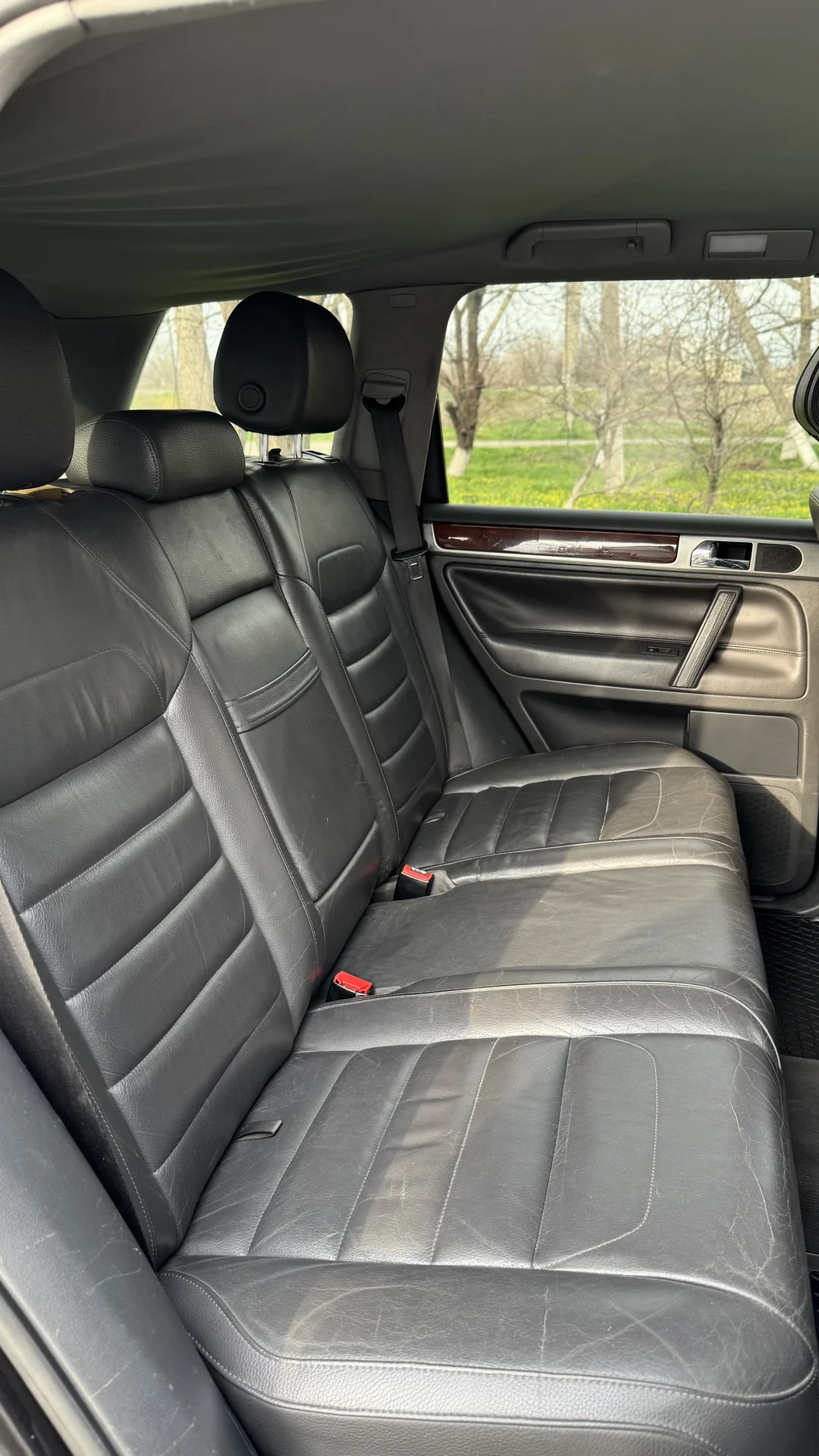 Автомобиль Volkswagen Touareg - миниатюра 22