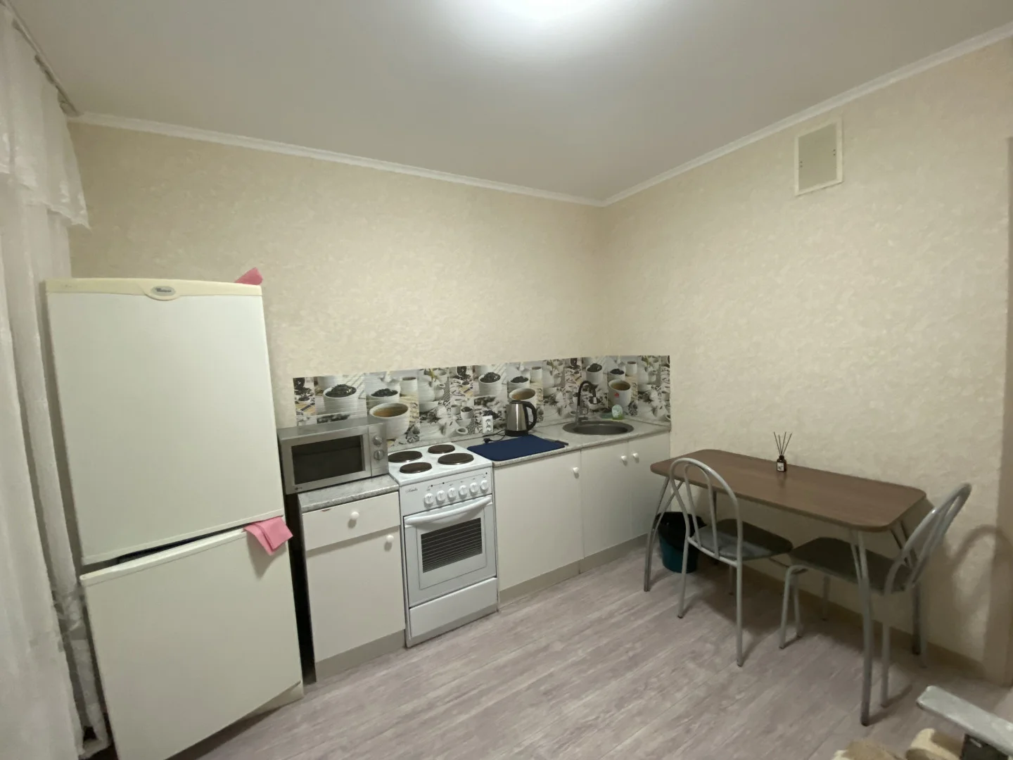 1-к. квартира, 40 м², вид на парк, мебель/техника в подарок. Срочно! - изображение 1