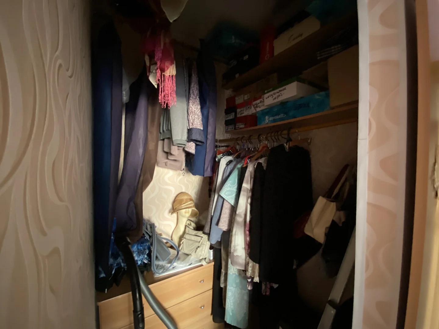 Продам срочно 1к квартиру. Собственник один. 50,3 м² уюта и тишины: своё отопление + море! - миниатюра 9