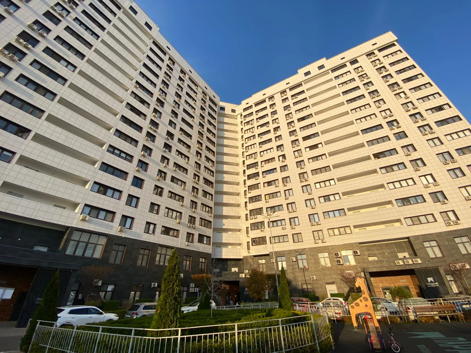 Спокойный и престижный район!Продается квартира в премиальном ЖК по цене напрямую от собственника ! - миниатюра 25
