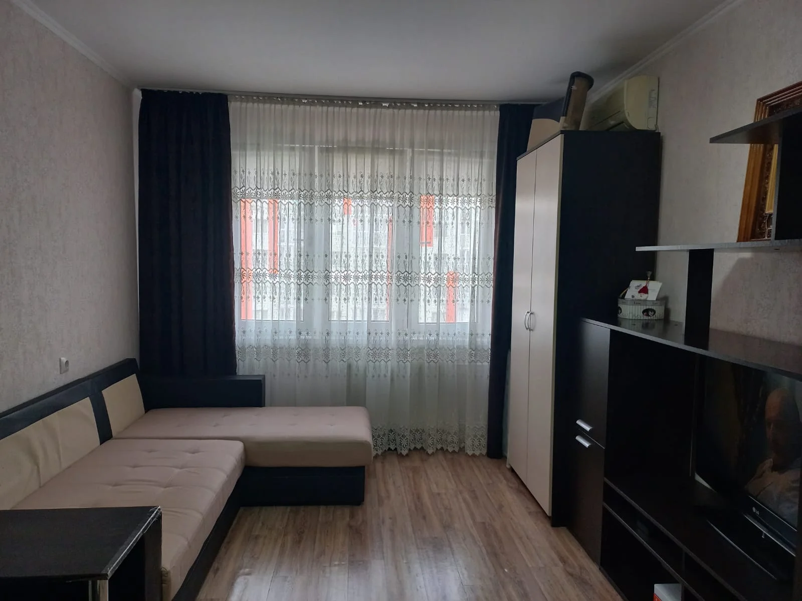 Пpoдаю 1 к кв. в ЖK "Горгиппия" пл. 36 кв.м + балкон 3,9 кв.м. - миниатюра 9