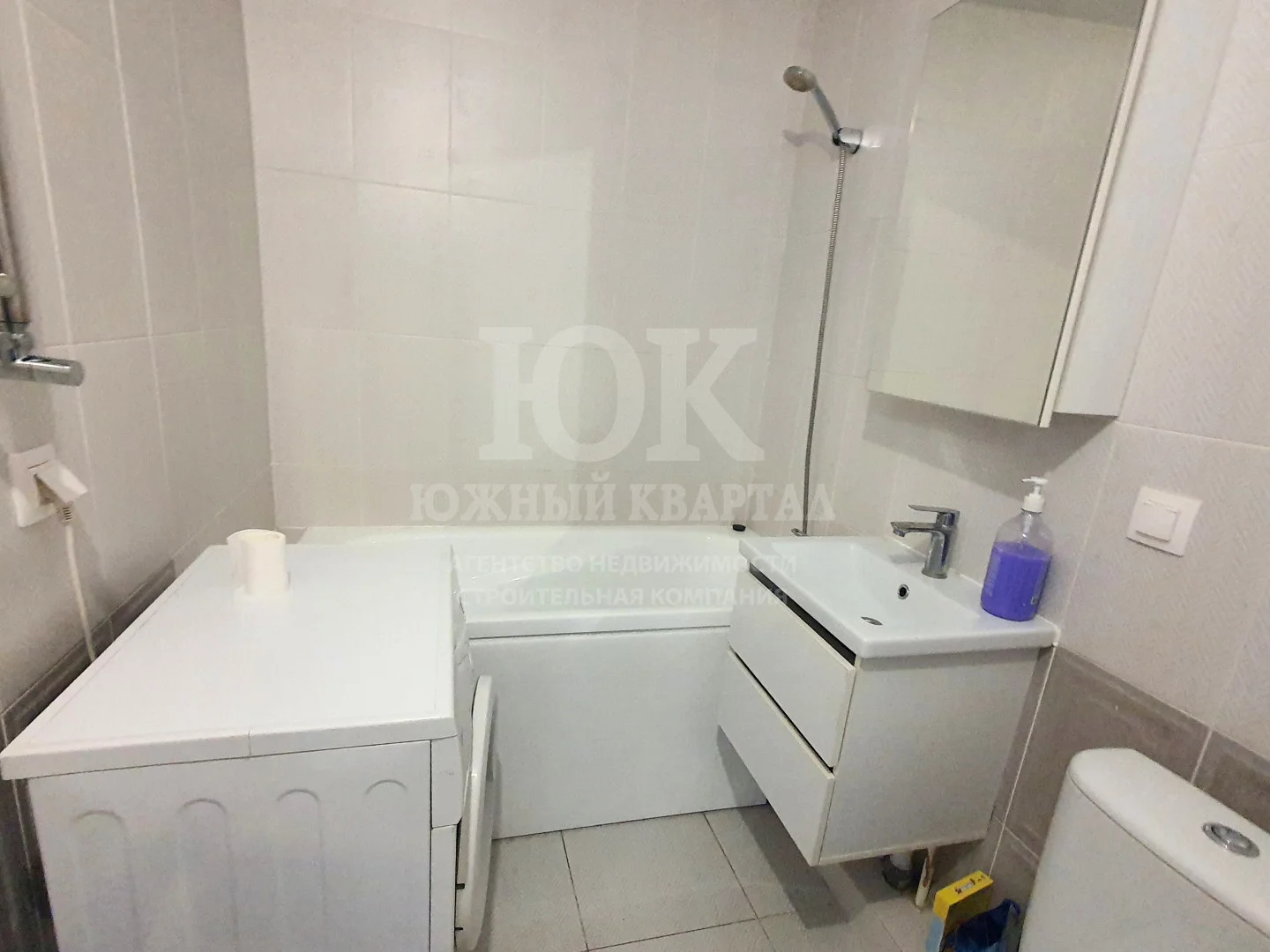 В продаже уютная , меблированная 1-комнатная квартира 41 кв.м. на 4 этаже 18 этажного дома. - миниатюра 7