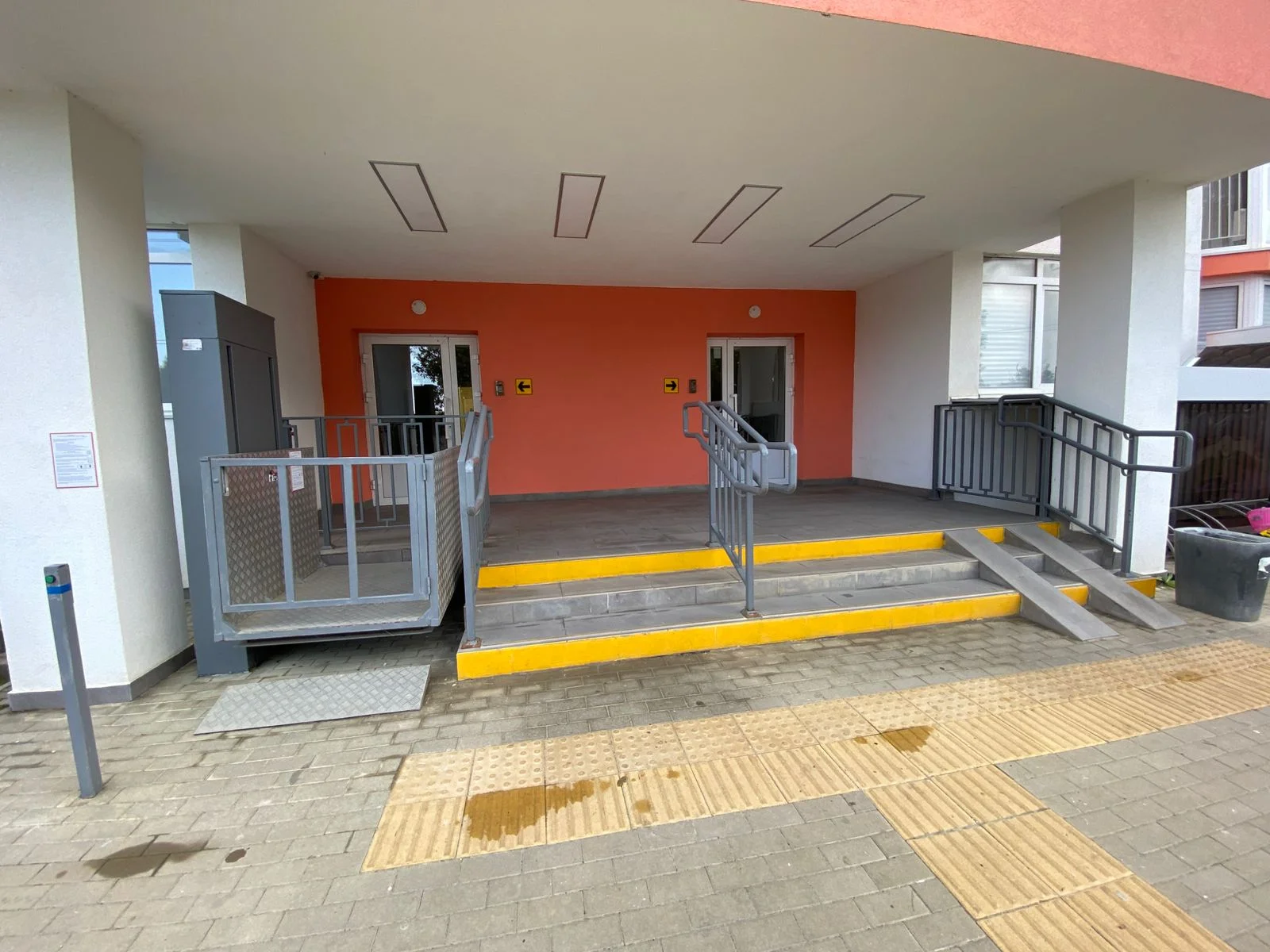 В продаже уютная , меблированная 1-комнатная квартира 41 кв.м. на 4 этаже 18 этажного дома. - миниатюра 8