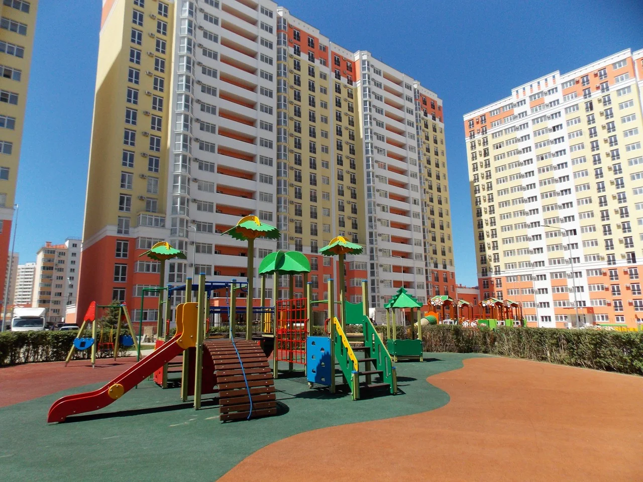 В продаже уютная , меблированная 1-комнатная квартира 41 кв.м. на 4 этаже 18 этажного дома. - миниатюра 9