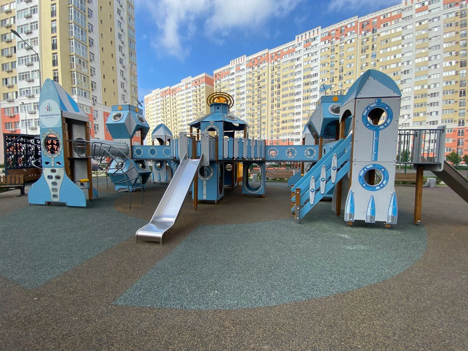 В продаже уютная , меблированная 1-комнатная квартира 41 кв.м. на 4 этаже 18 этажного дома. - миниатюра 20