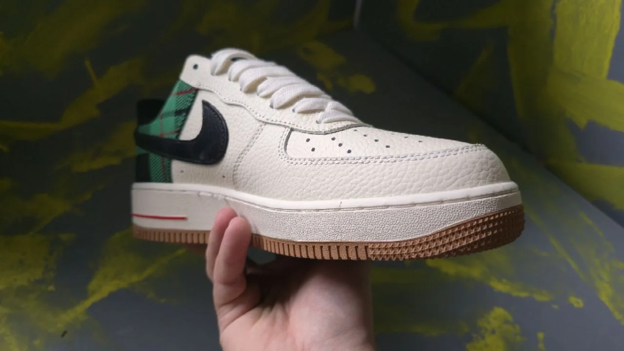 Кроссовки Nike air force 1 - миниатюра 2