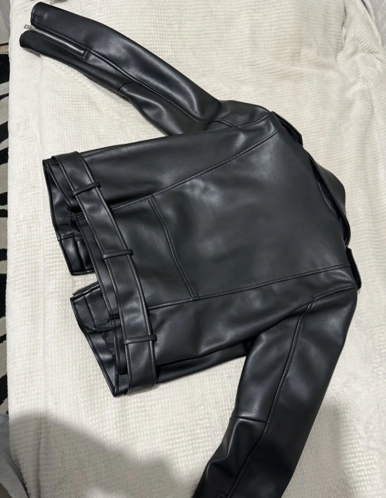 Кожанка Zara - миниатюра 4