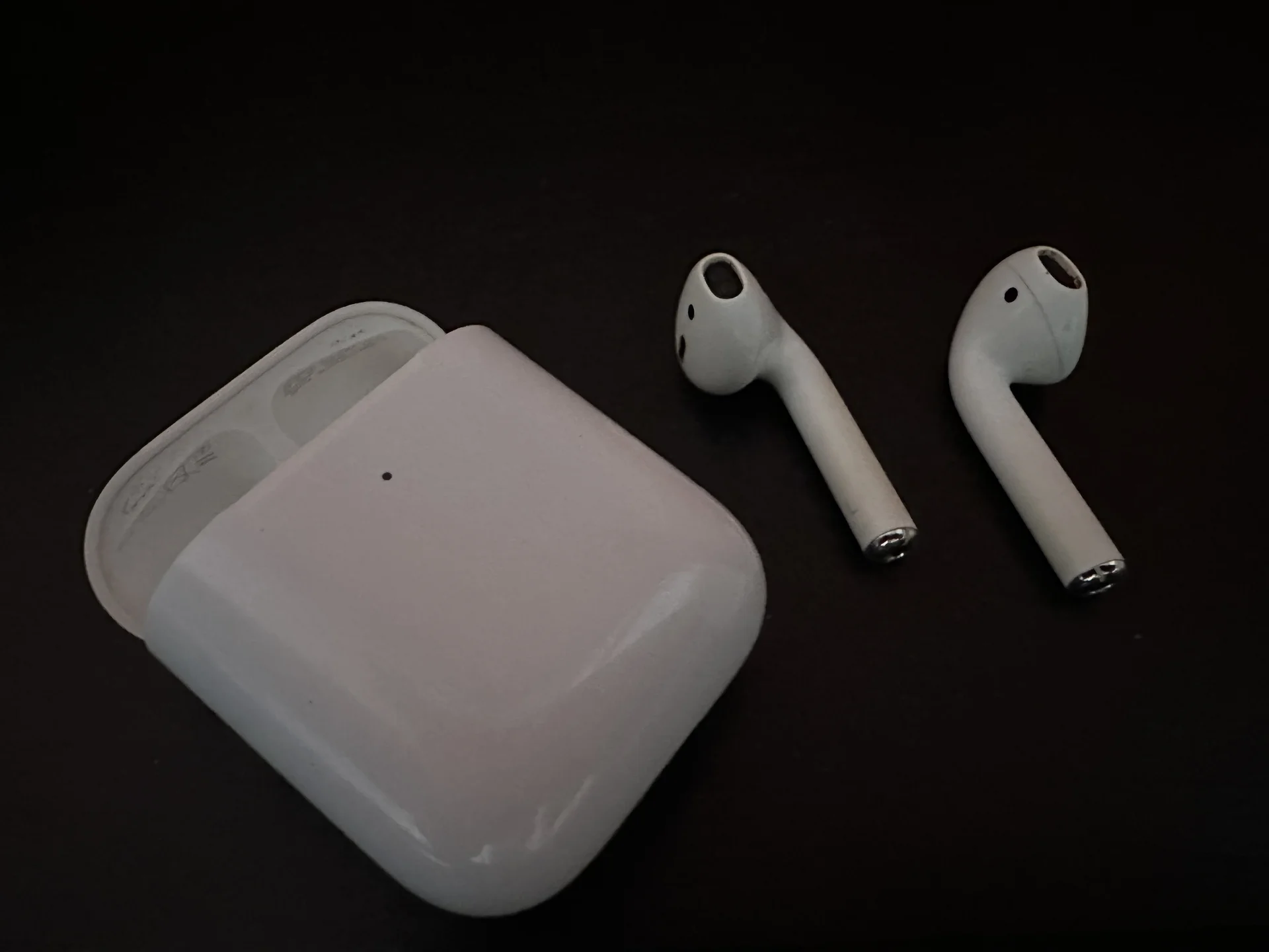 Apple AirPods 1 - изображение 1