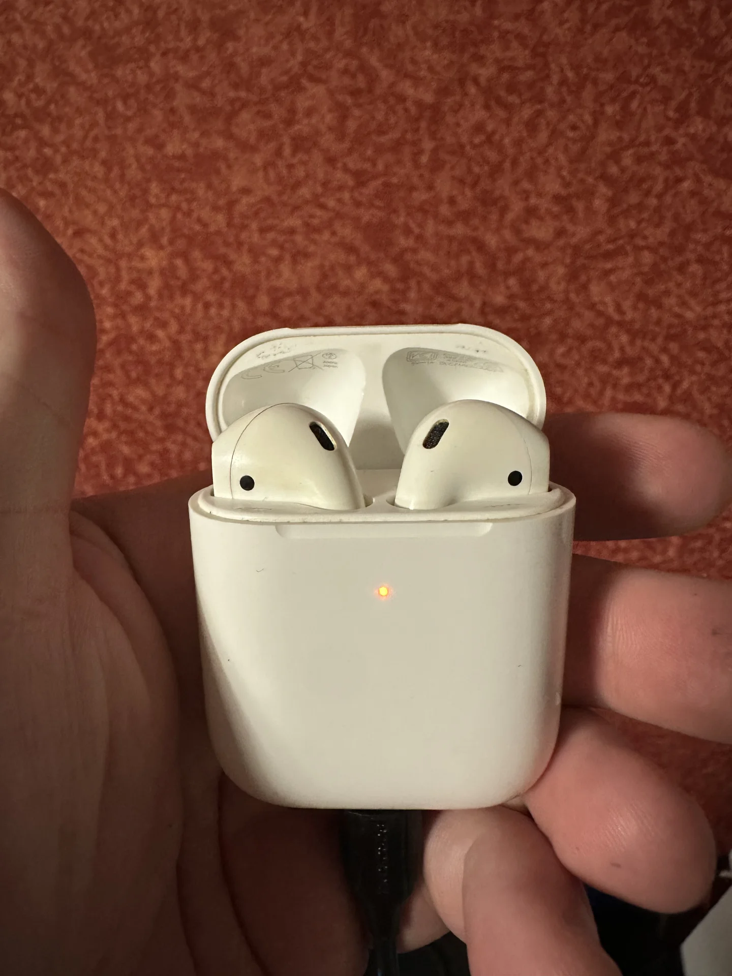 Apple AirPods 1 - миниатюра 2