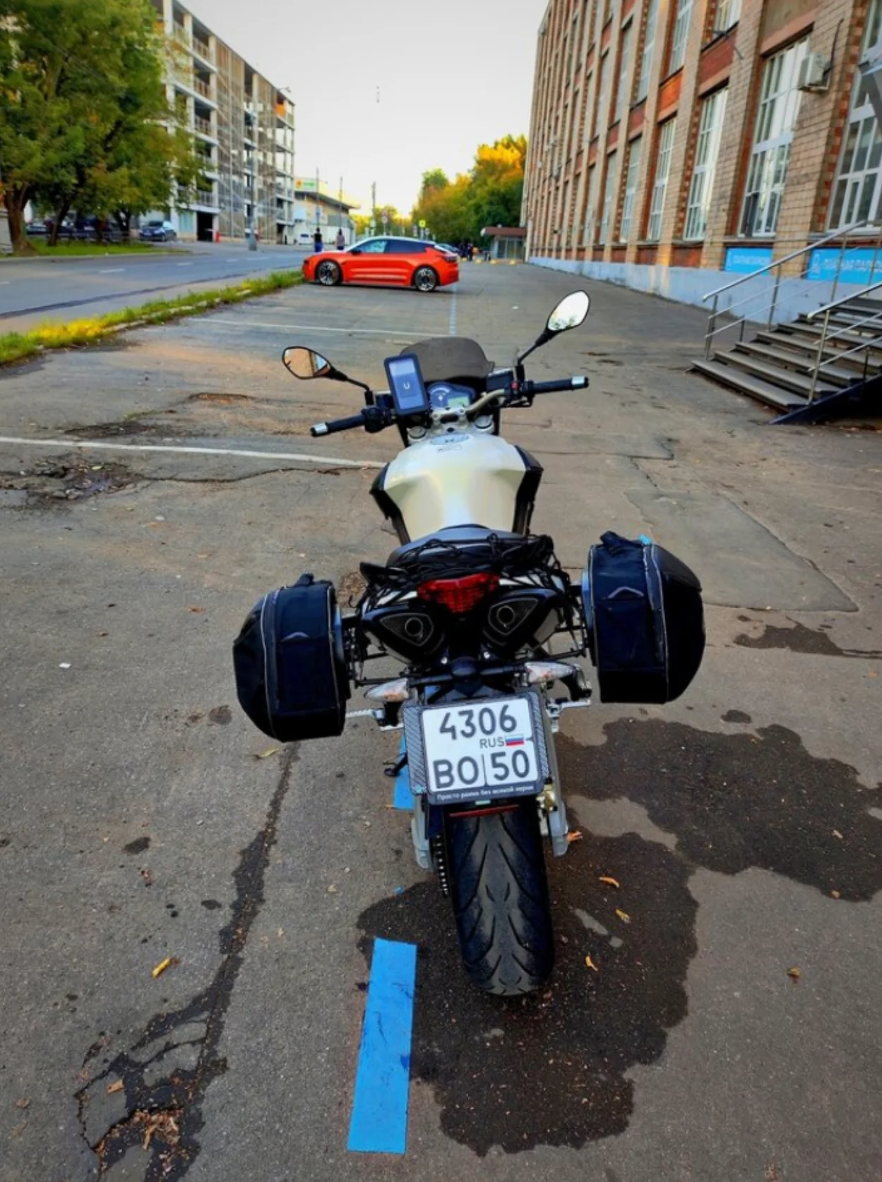 Мотоцикл Aprilia Shiver 750 - миниатюра 2