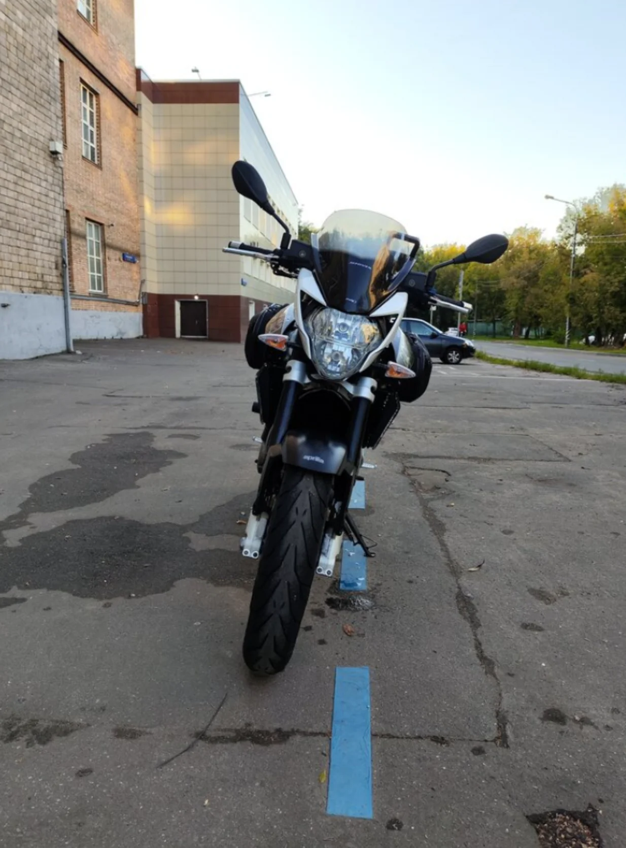 Мотоцикл Aprilia Shiver 750 - миниатюра 6