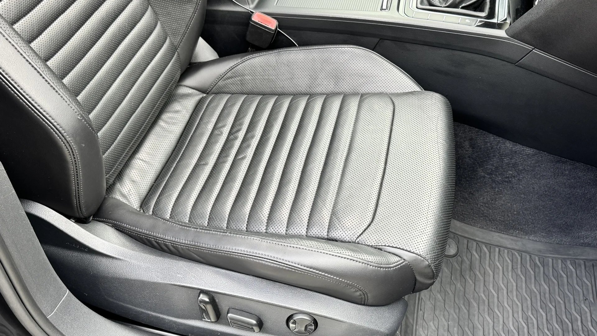 Volkswagen Passat Rline 1.8 - миниатюра 32