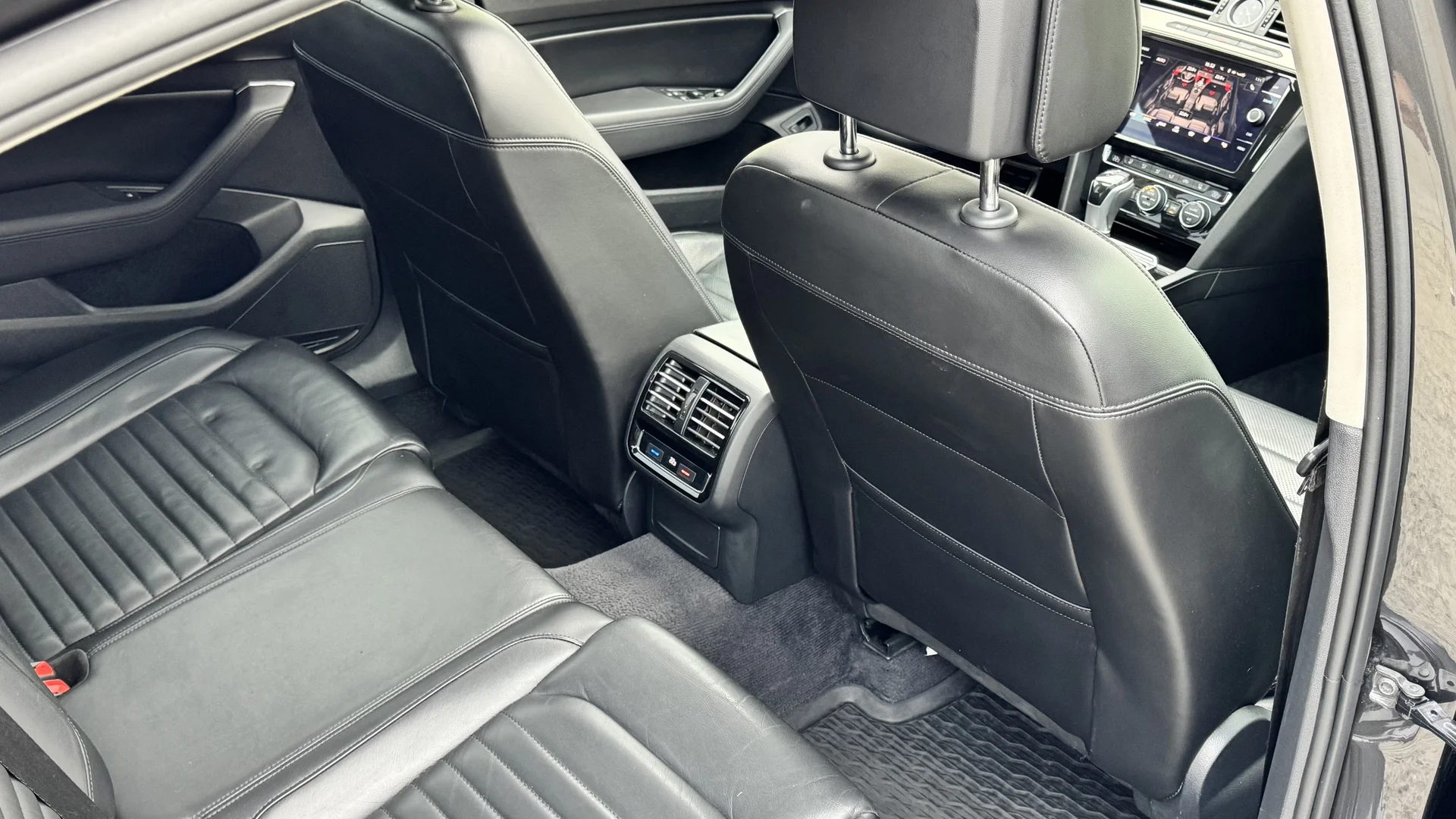Volkswagen Passat Rline 1.8 - миниатюра 33