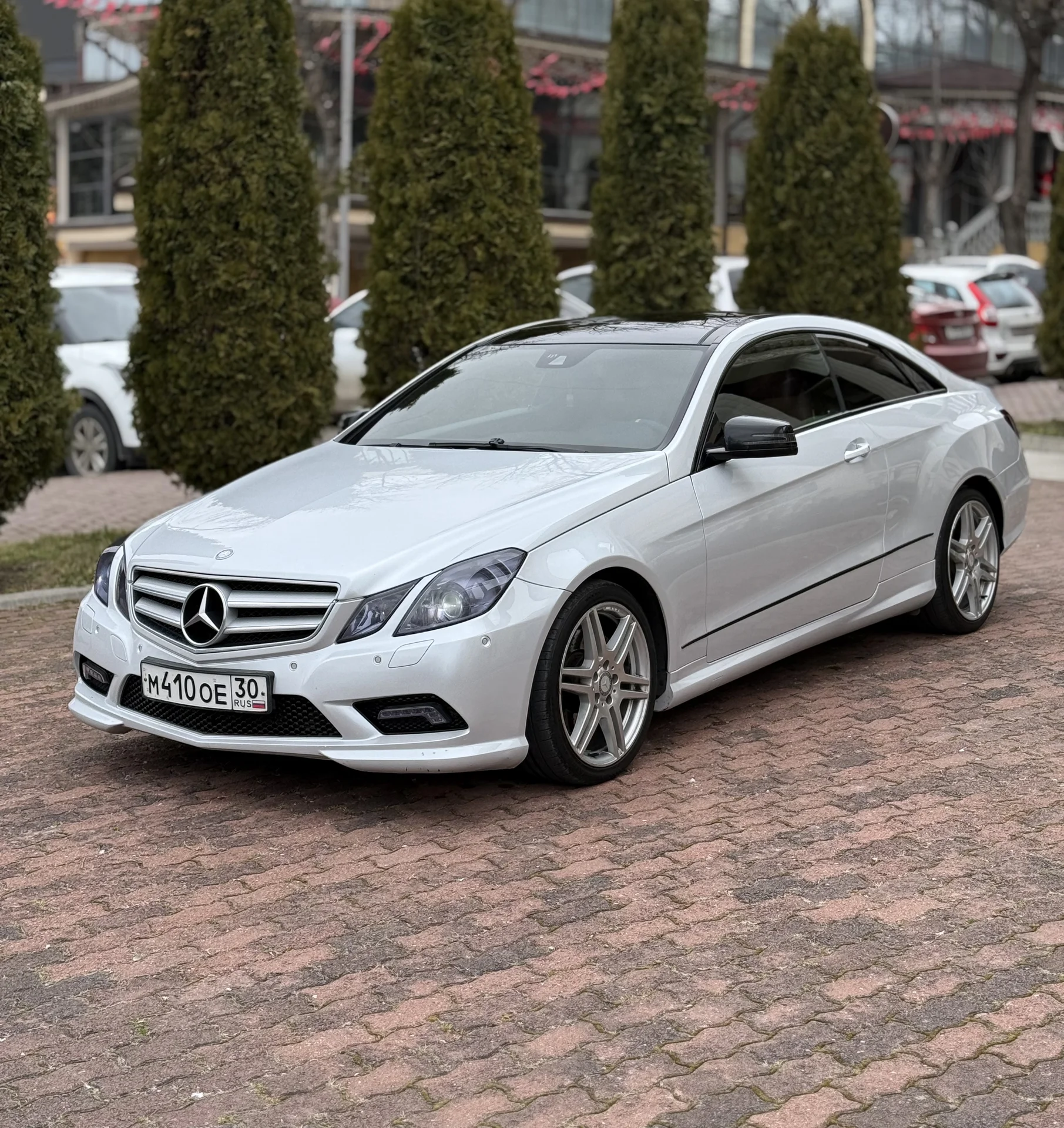 Mercedes Benz E250 - миниатюра 3