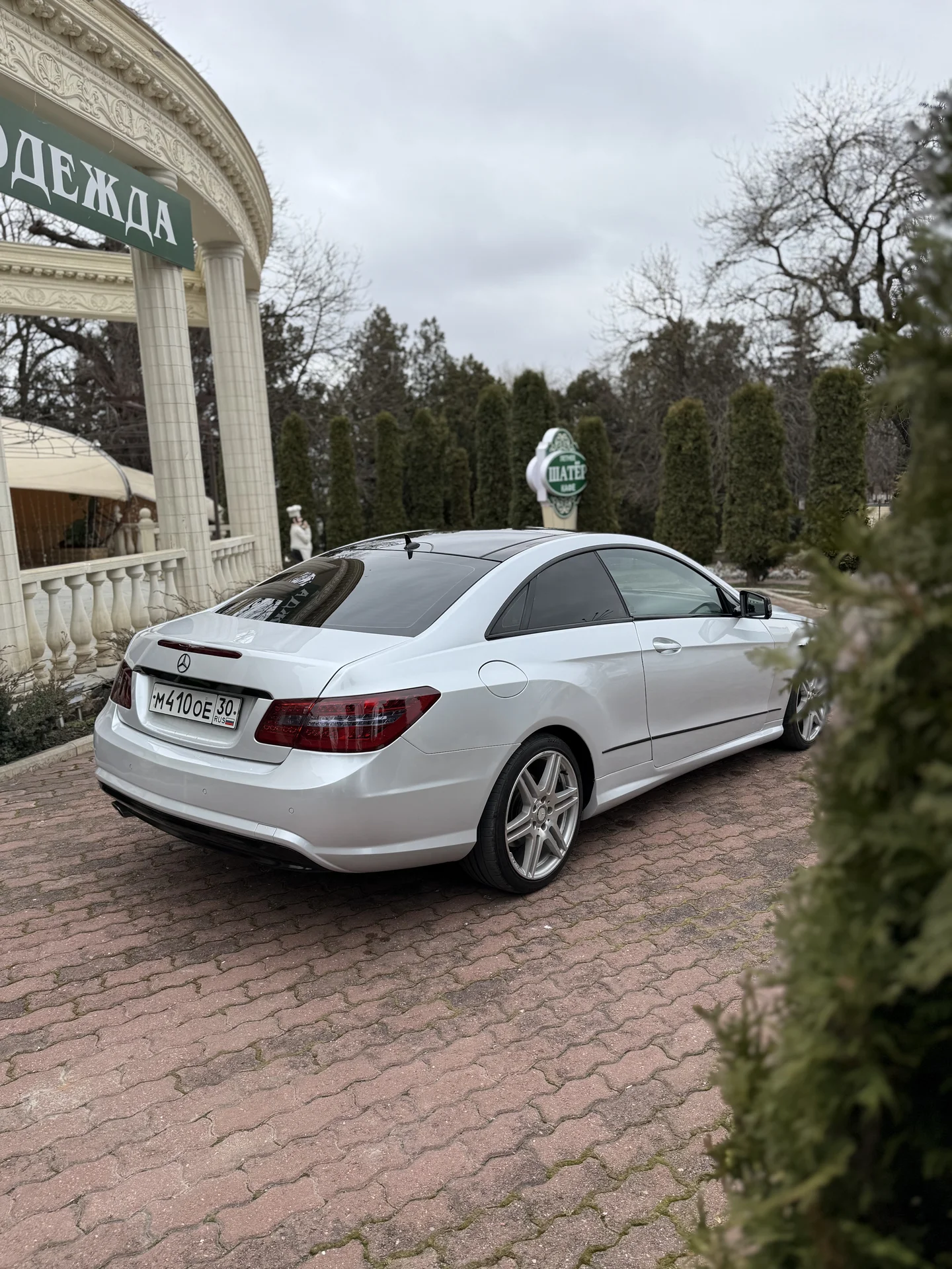 Mercedes Benz E250 - миниатюра 5