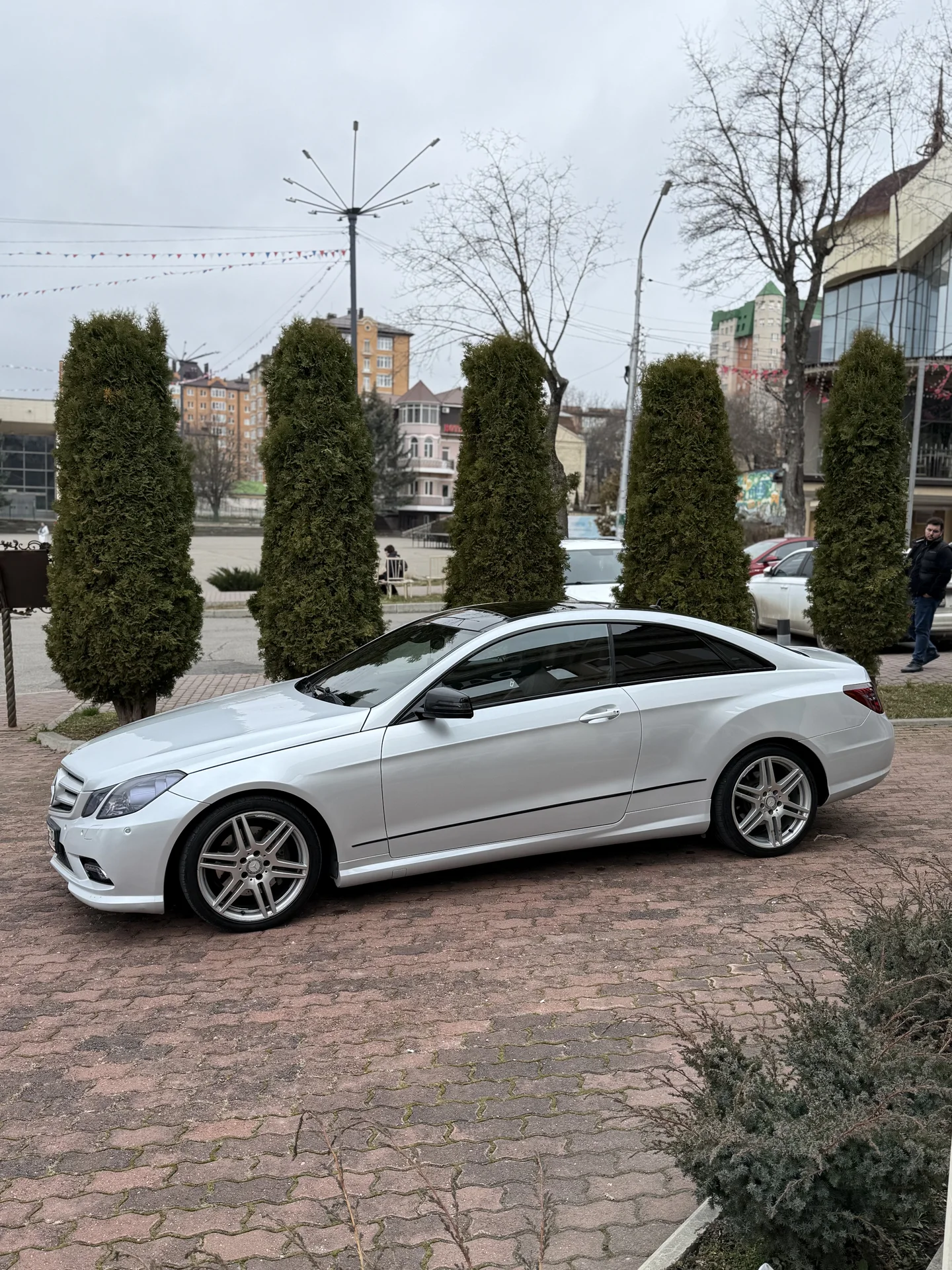 Mercedes Benz E250 - миниатюра 8