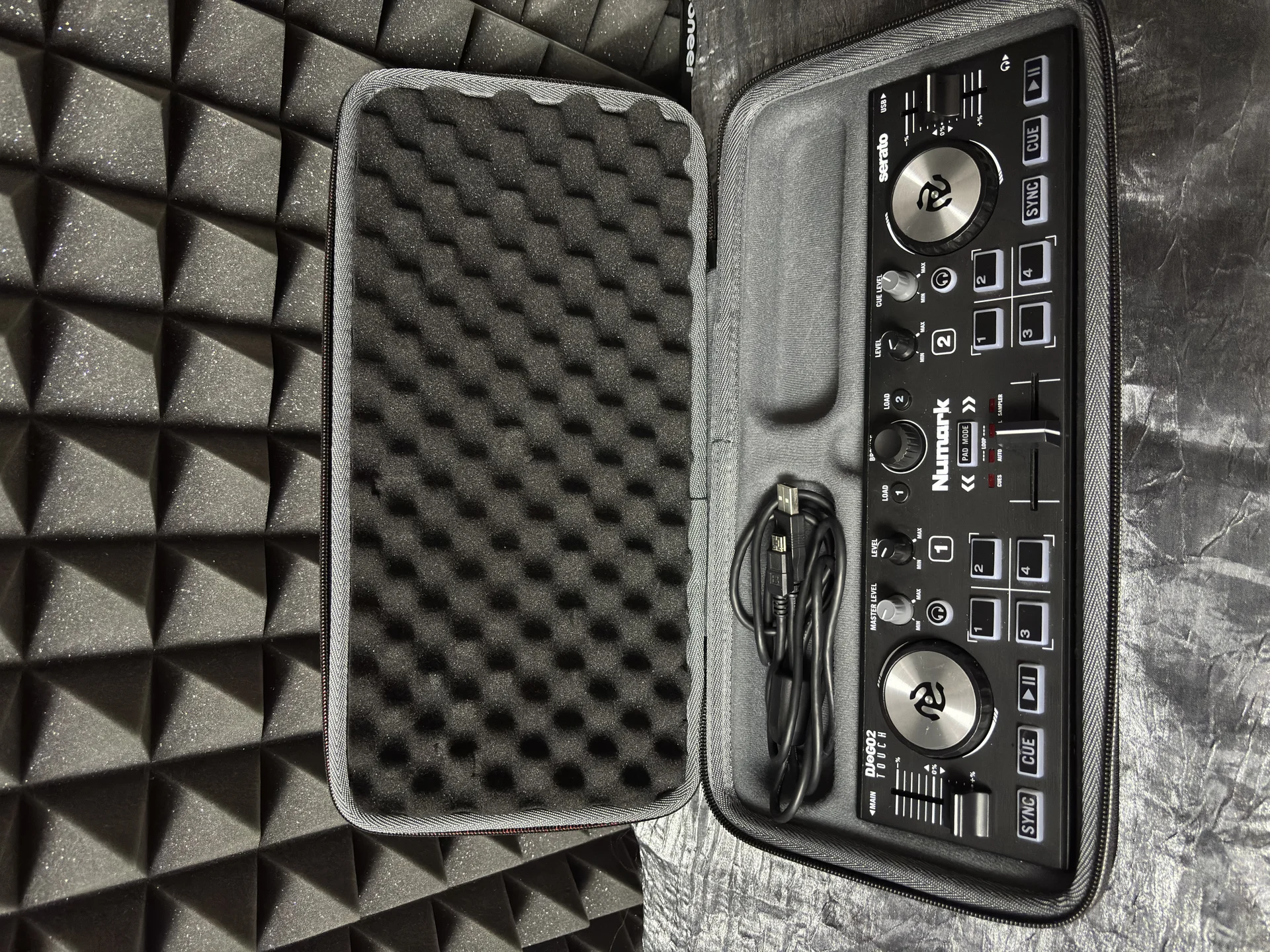 Numark dj2go2 touch - изображение 1