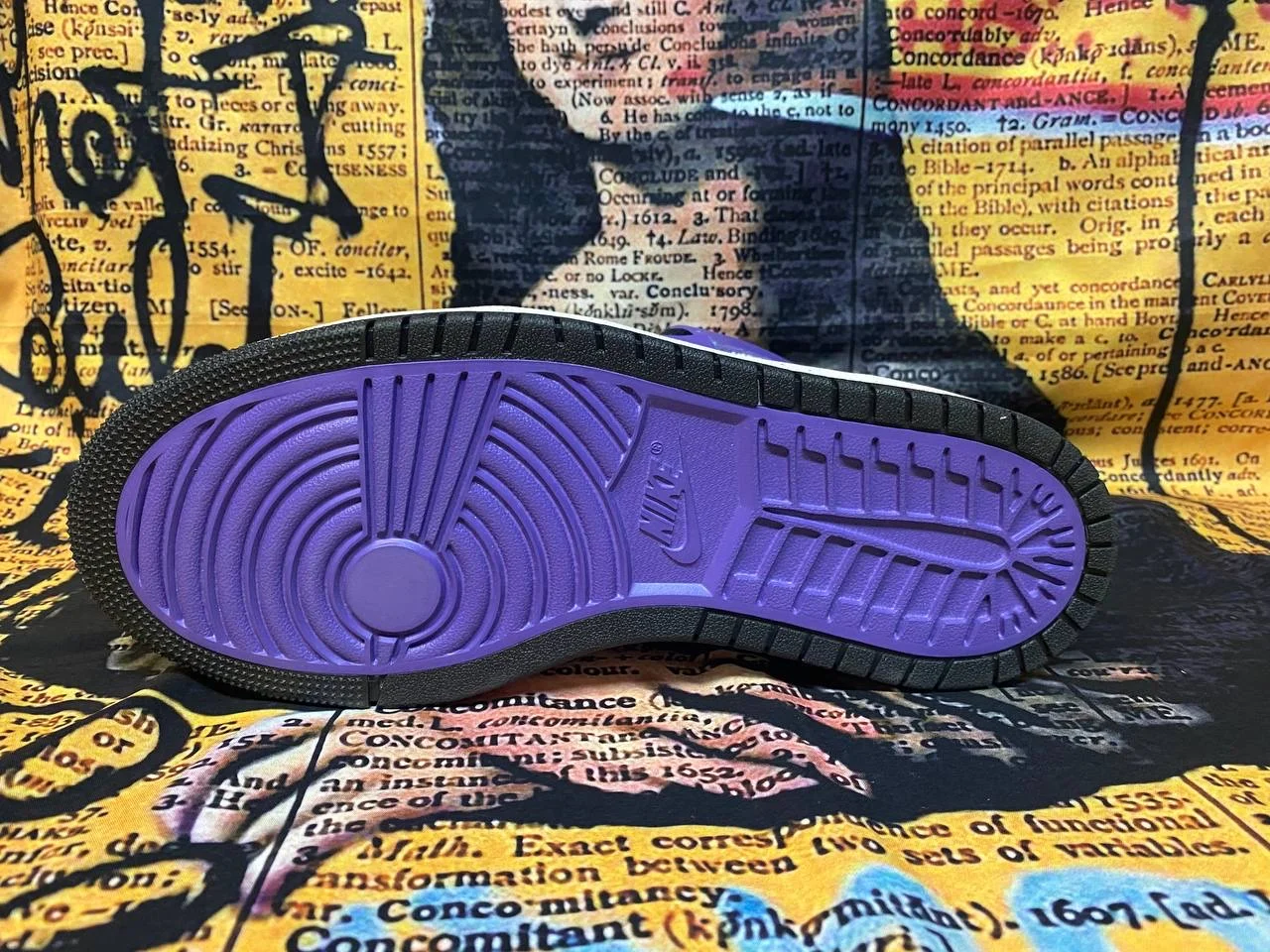 Оригинальные кроссовки Nike Air Jordan 1 High Zoom - миниатюра 3