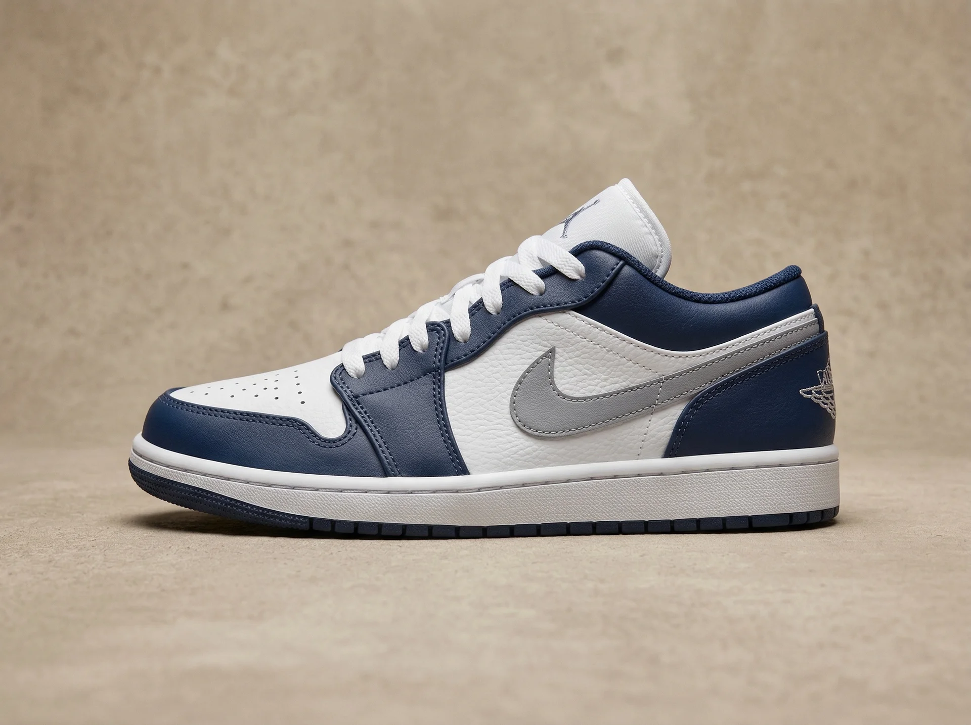 Мужские кроссовки Nike Air Jordan 1 Mid Low - миниатюра 5
