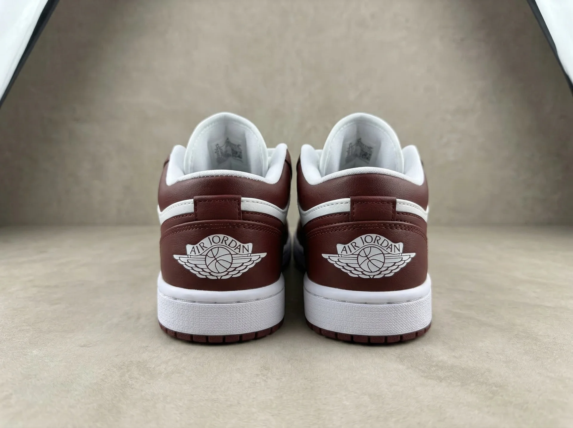 Женские кеды Nike Air Jordan 1 Mid Low - миниатюра 3
