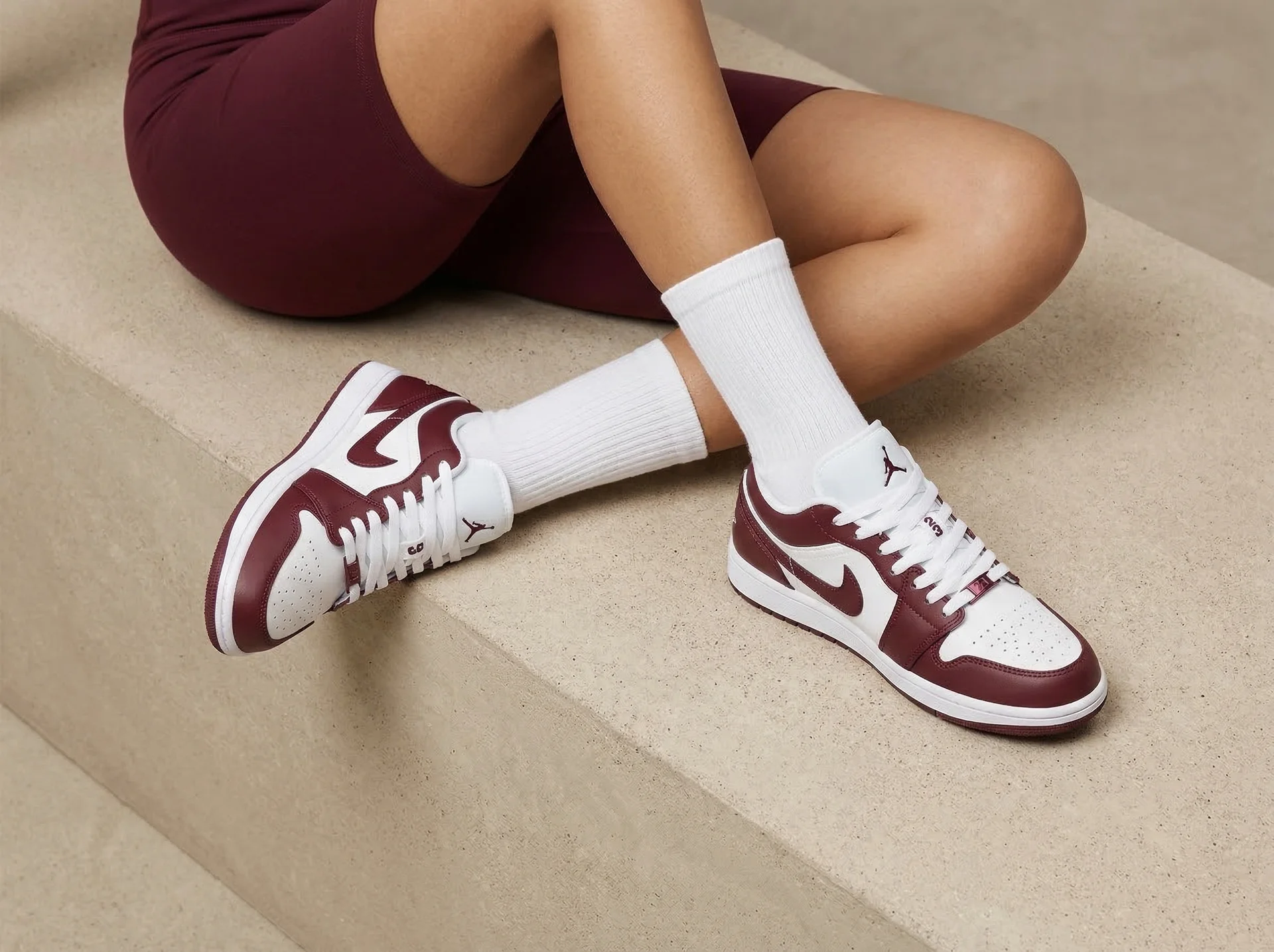 Женские кеды Nike Air Jordan 1 Mid Low - миниатюра 5