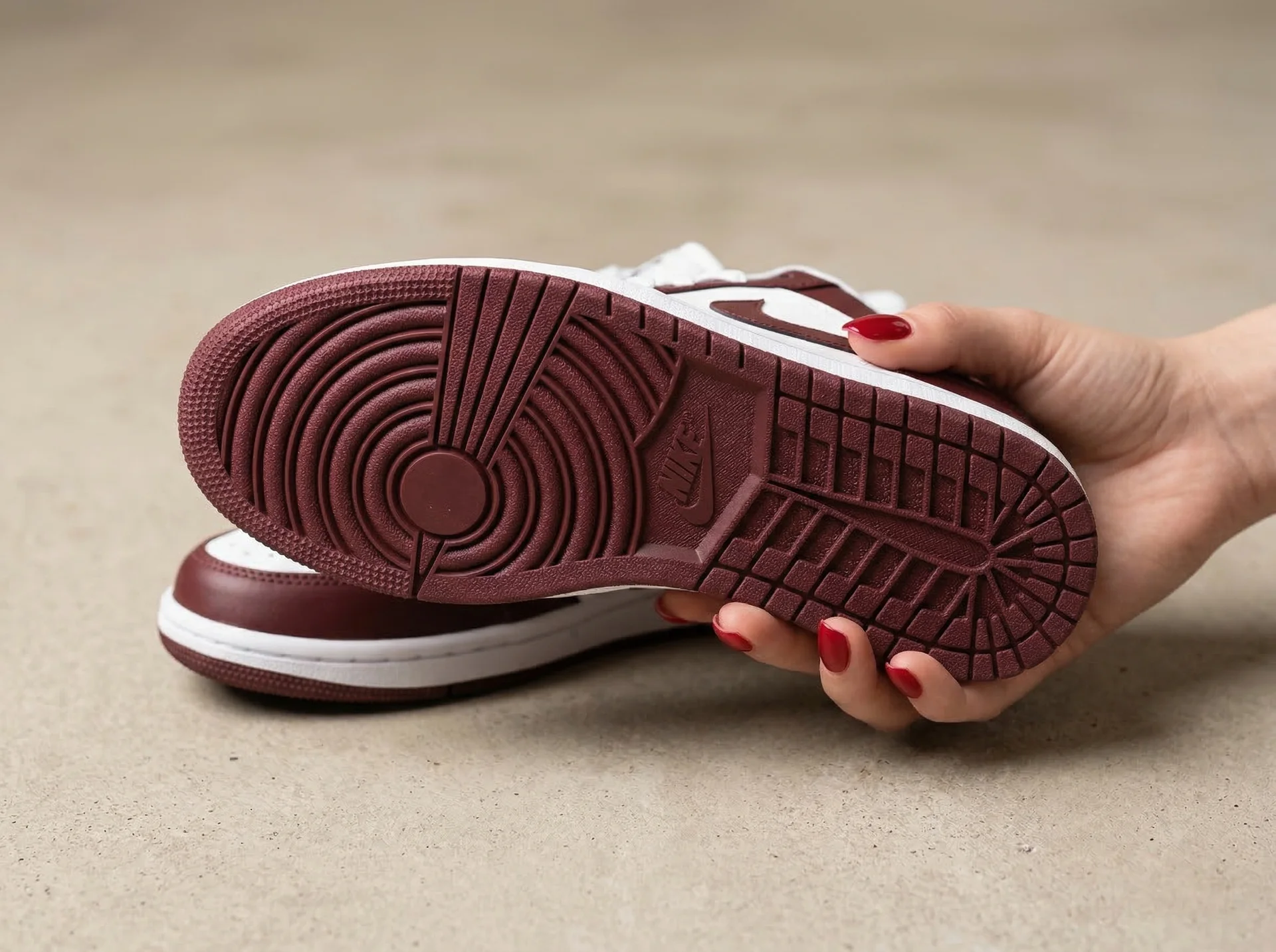 Женские кеды Nike Air Jordan 1 Mid Low - миниатюра 8