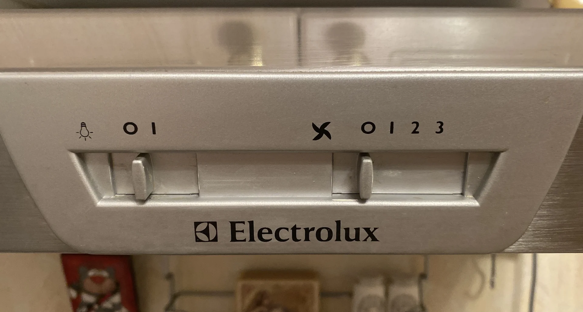 Вытяжка Electrolux - миниатюра 3