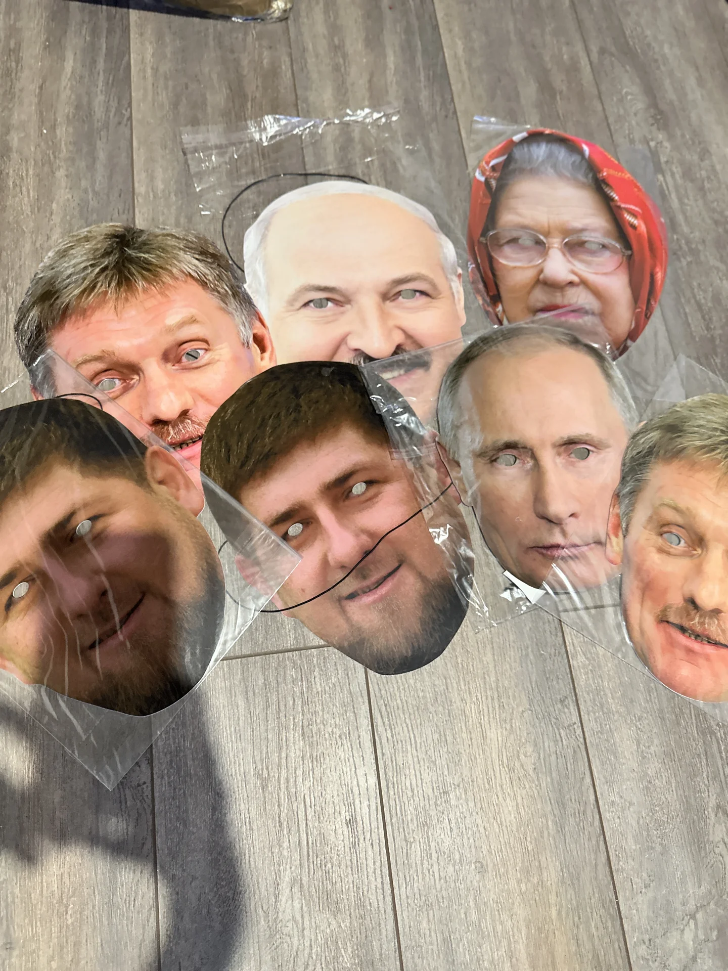 Маски картонные для ваших поздравлений - изображение 1