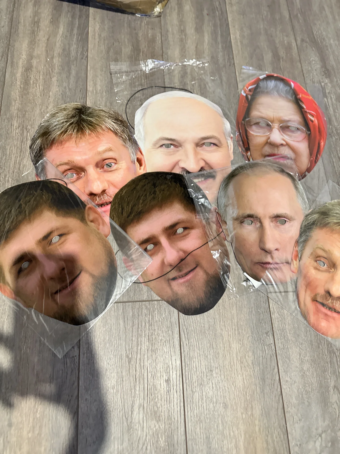 Маски картонные для ваших поздравлений - миниатюра 2