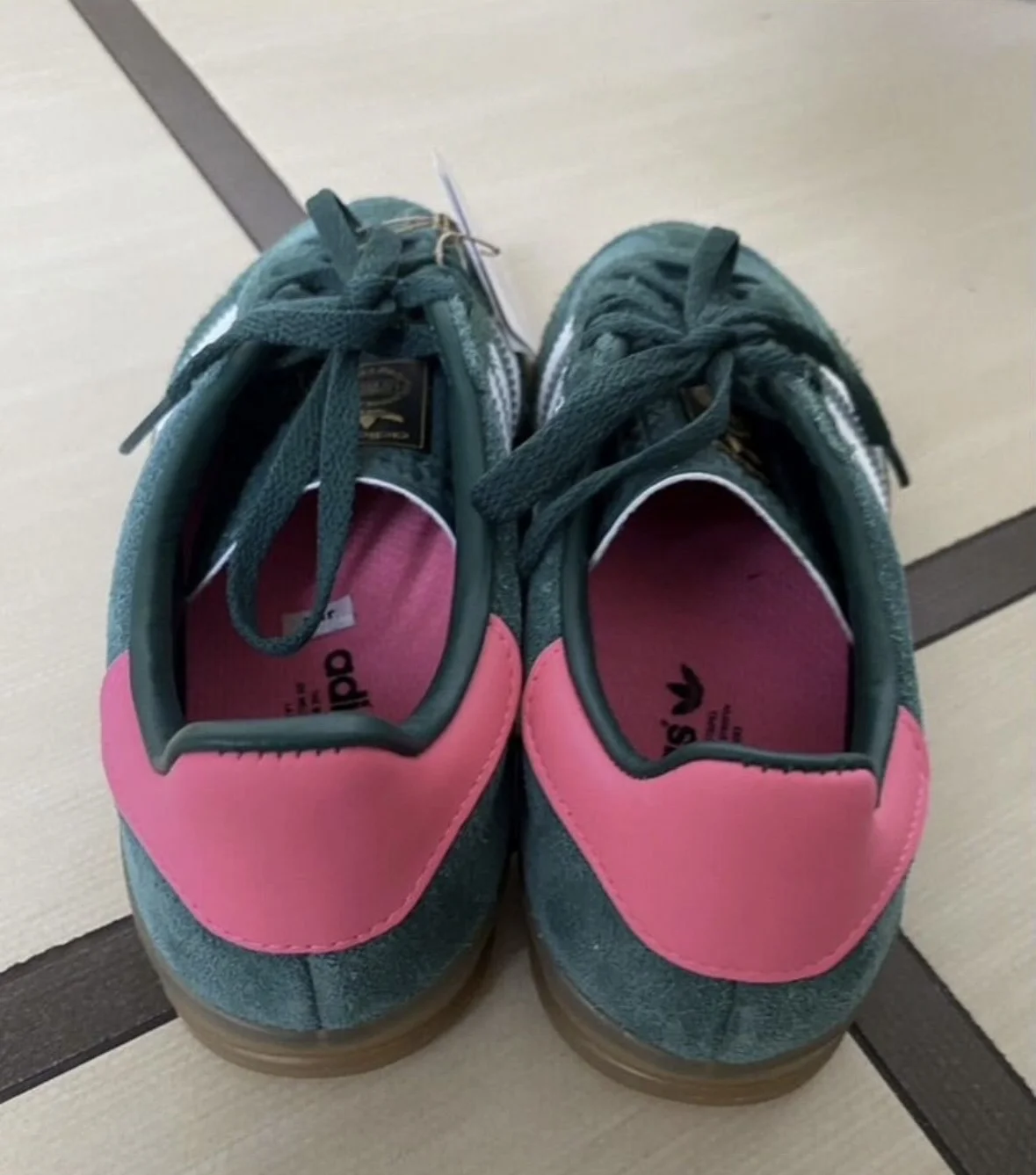 Adidas кроссовки - миниатюра 4