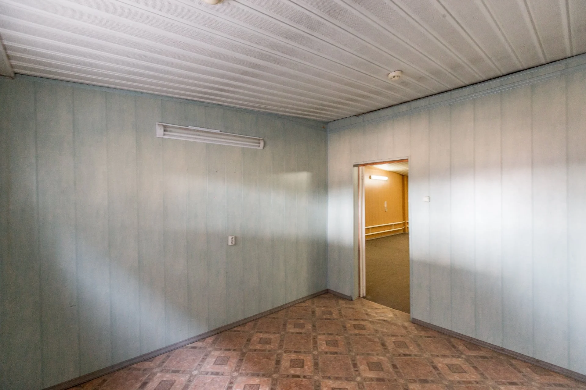 Продам Склад + офисы 980 м² Бизнес Автосервис - миниатюра 4