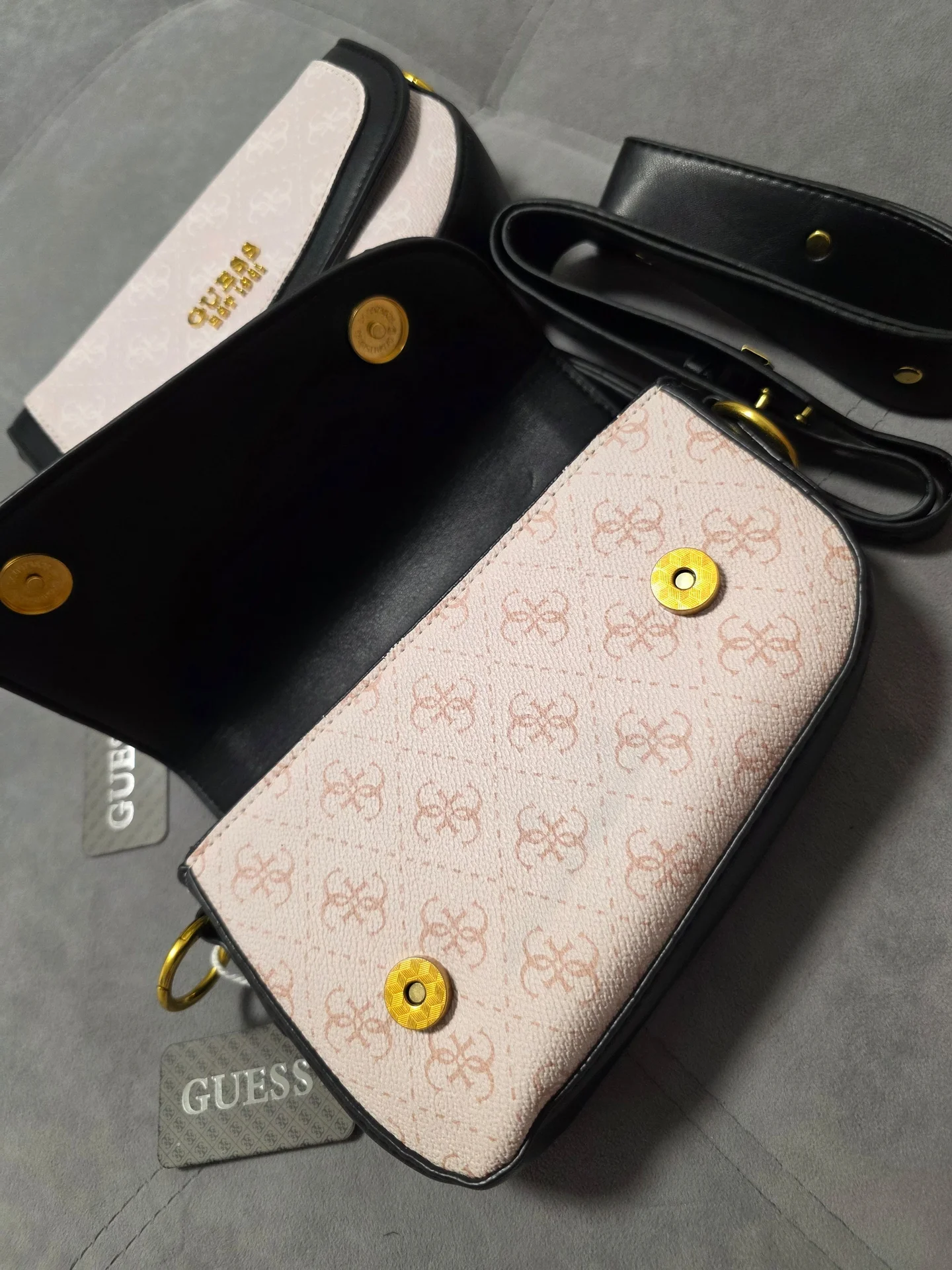 Кросбоди сумка Guess через плечо - миниатюра 3