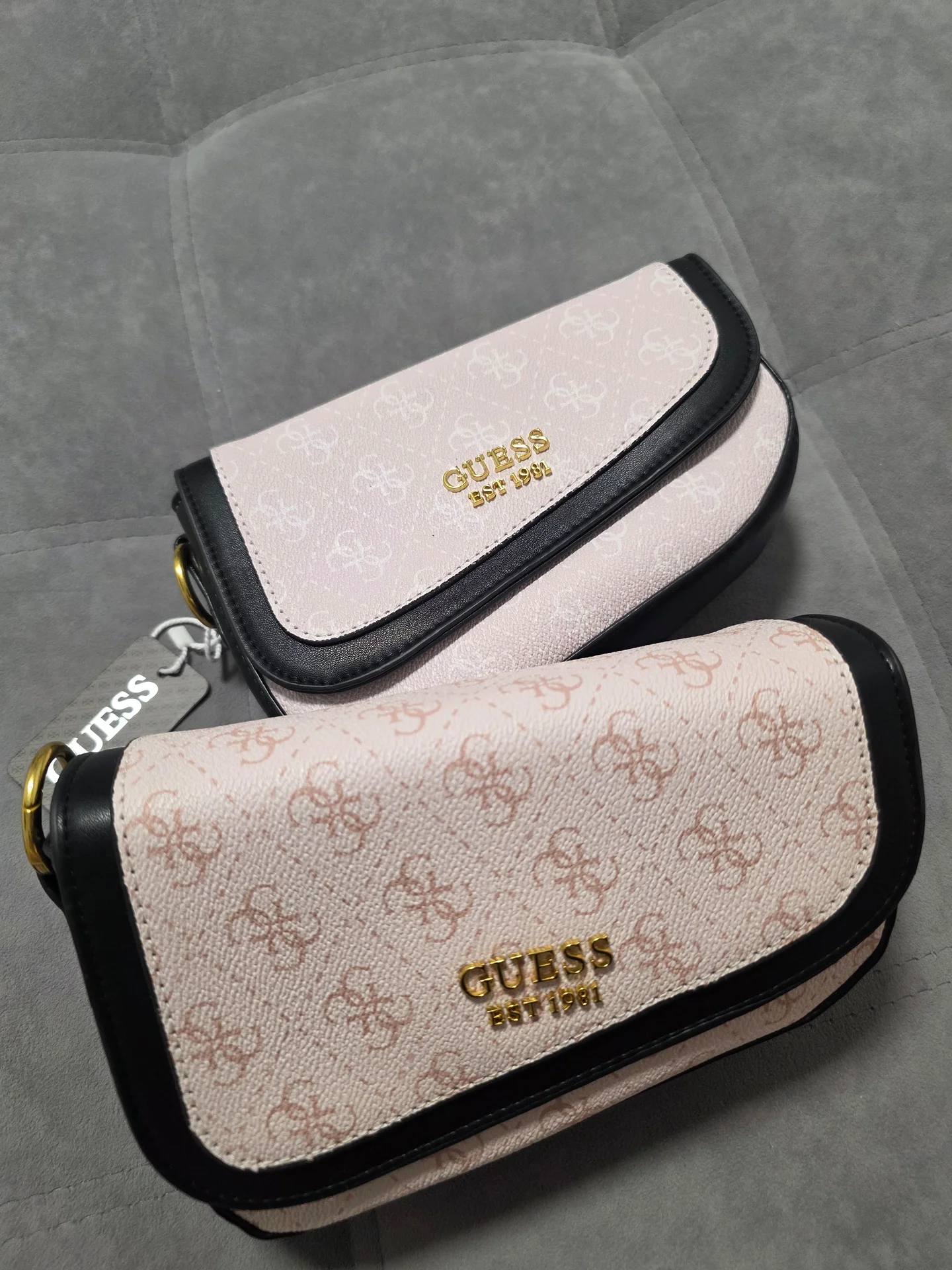 Кросбоди сумка Guess через плечо - миниатюра 3