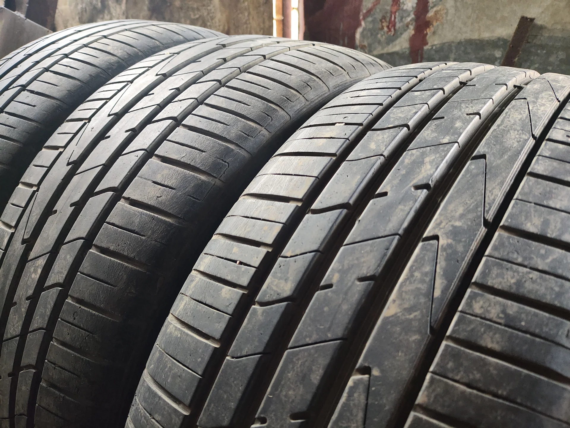 Шины Hankook 215/50 R18 - миниатюра 3
